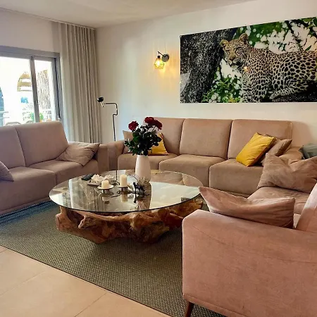 Villa Lovely In The Location 10-12 Beds! Marbella