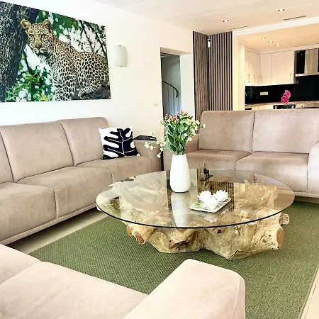فيلة Lovely In The Location 10-12 Beds! ماربيا