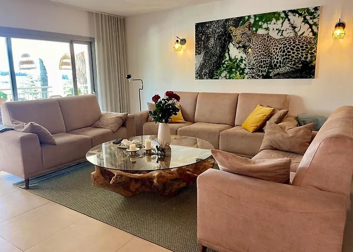 Villa Lovely In The Location 10-12 Beds! Marbella