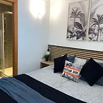 Lovely In The Location 10-12 Beds! Marbella