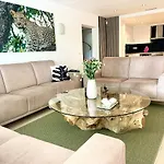 Villa Lovely In The Location 10-12 Beds! Marbella