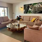 Villa Lovely In The Location 10-12 Beds! Marbella
