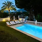 Lovely In The Location 10-12 Beds! Villa Marbella