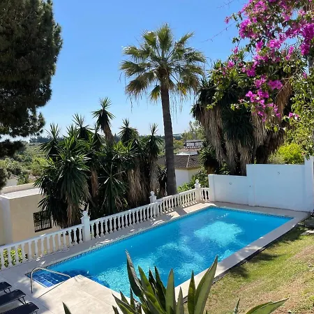 Lovely In The Location 10-12 Beds! Marbella