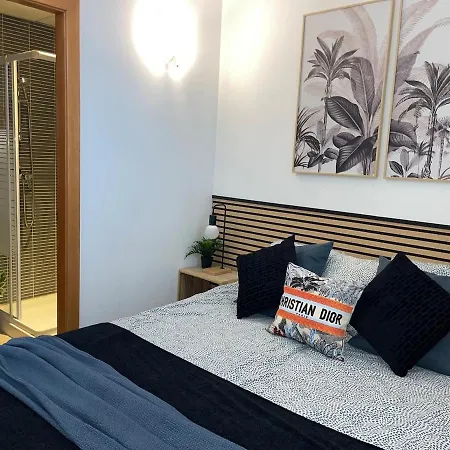 Lovely In The Location 10-12 Beds! Марбелья