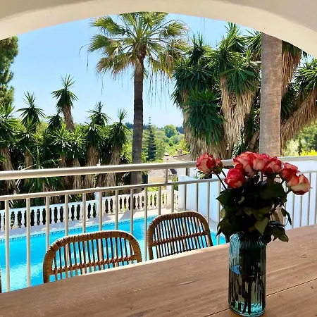 Lovely In The Location 10-12 Beds!