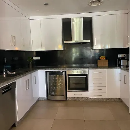 Villa Lovely In The Location 10-12 Beds! Marbella