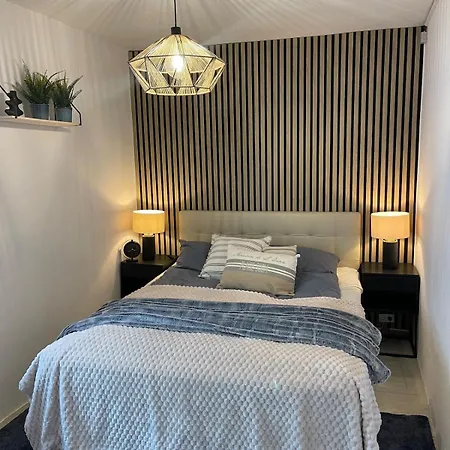 Lovely In The Location 10-12 Beds! Вілла