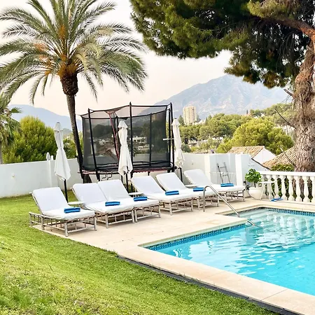 Lovely In The Location 10-12 Beds! *