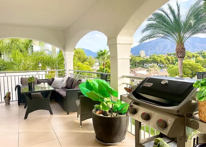 Lovely In The Location 10-12 Beds! Willa Marbella