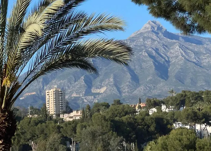 Lovely In The Location 10-12 Beds! Marbella