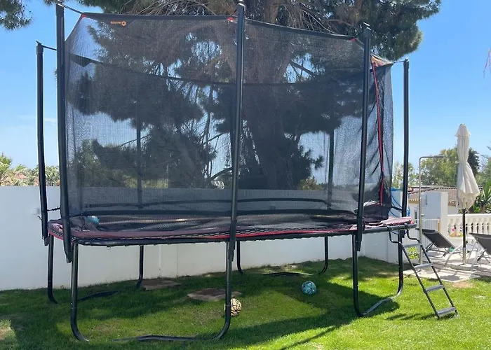 Lovely In The Location 10-12 Beds! * Marbella