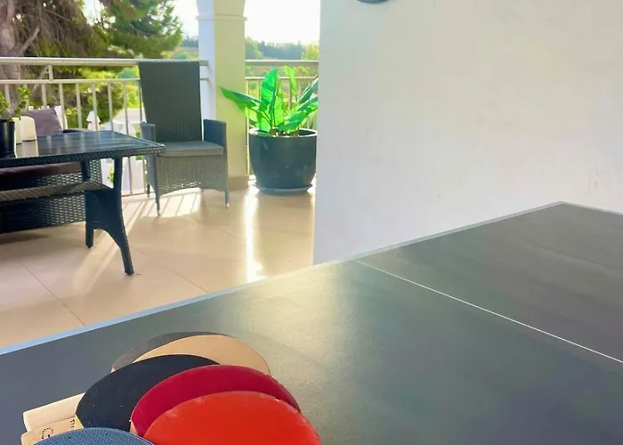 Willa Lovely In The Location 10-12 Beds!