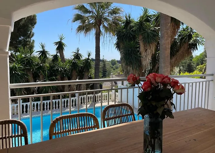 Lovely In The Location 10-12 Beds! *