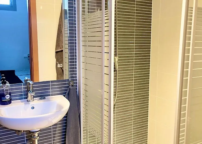 Lovely In The Location 10-12 Beds! * Marbella