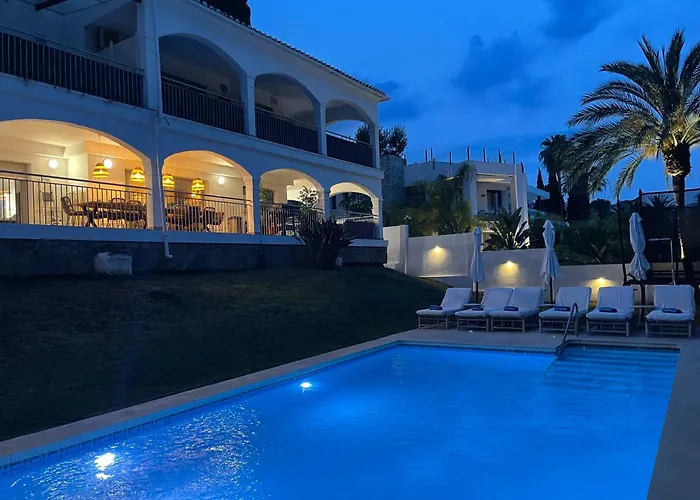 Villa Lovely In The Location 10-12 Beds! Marbella