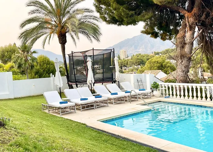 Lovely In The Location 10-12 Beds! *