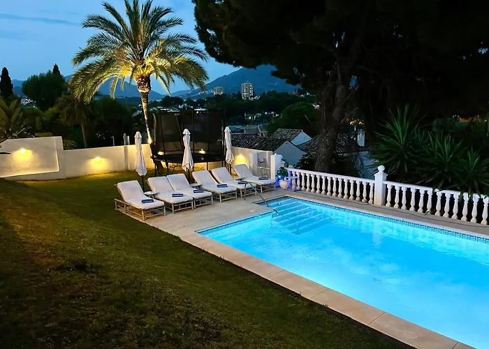 Lovely In The Location 10-12 Beds! Willa Marbella