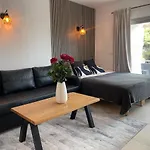 Lovely In The Location 10-12 Beds!
