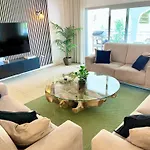 Villa Lovely In The Location 10-12 Beds! Marbella