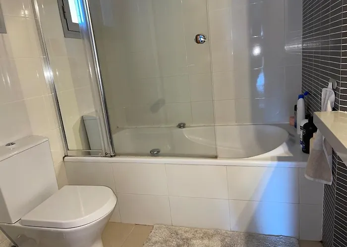 Lovely In The Location 10-12 Beds! Villa