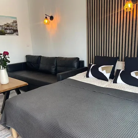 Lovely In The Location 10-12 Beds!