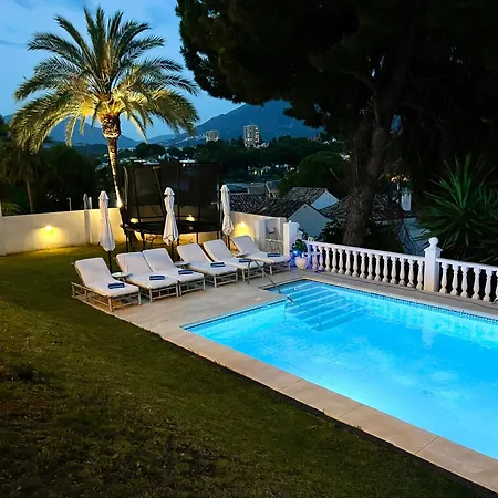 Lovely In The Location 10-12 Beds! ヴィラ マルベーリャ